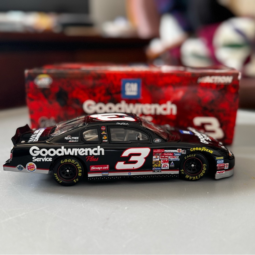 NASCAR - Picture 4 of 5